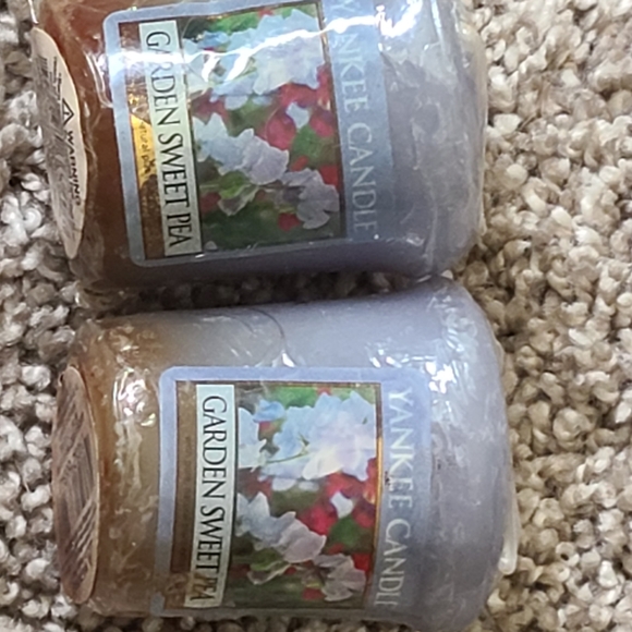 Set of 2 Yankee Candle Garden Sweet Pea Votives - Picture 4 of 4